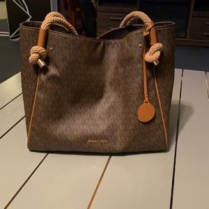 Michael kors tote bag